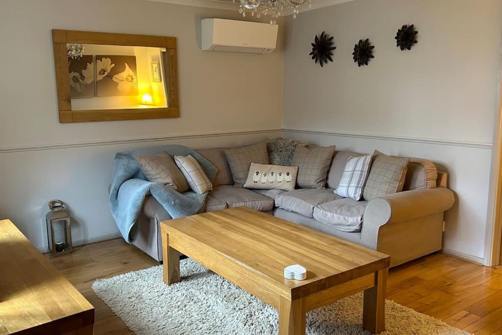 Cosy 2 Bed, Home From Home Haddenham  Exterior photo