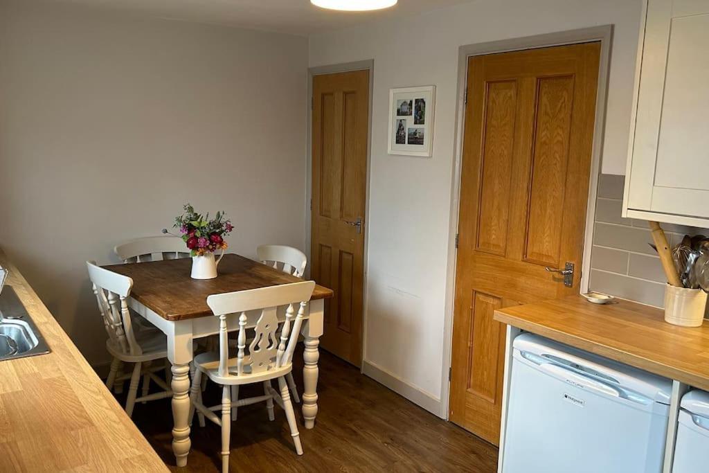 Cosy 2 Bed, Home From Home Haddenham  Exterior photo